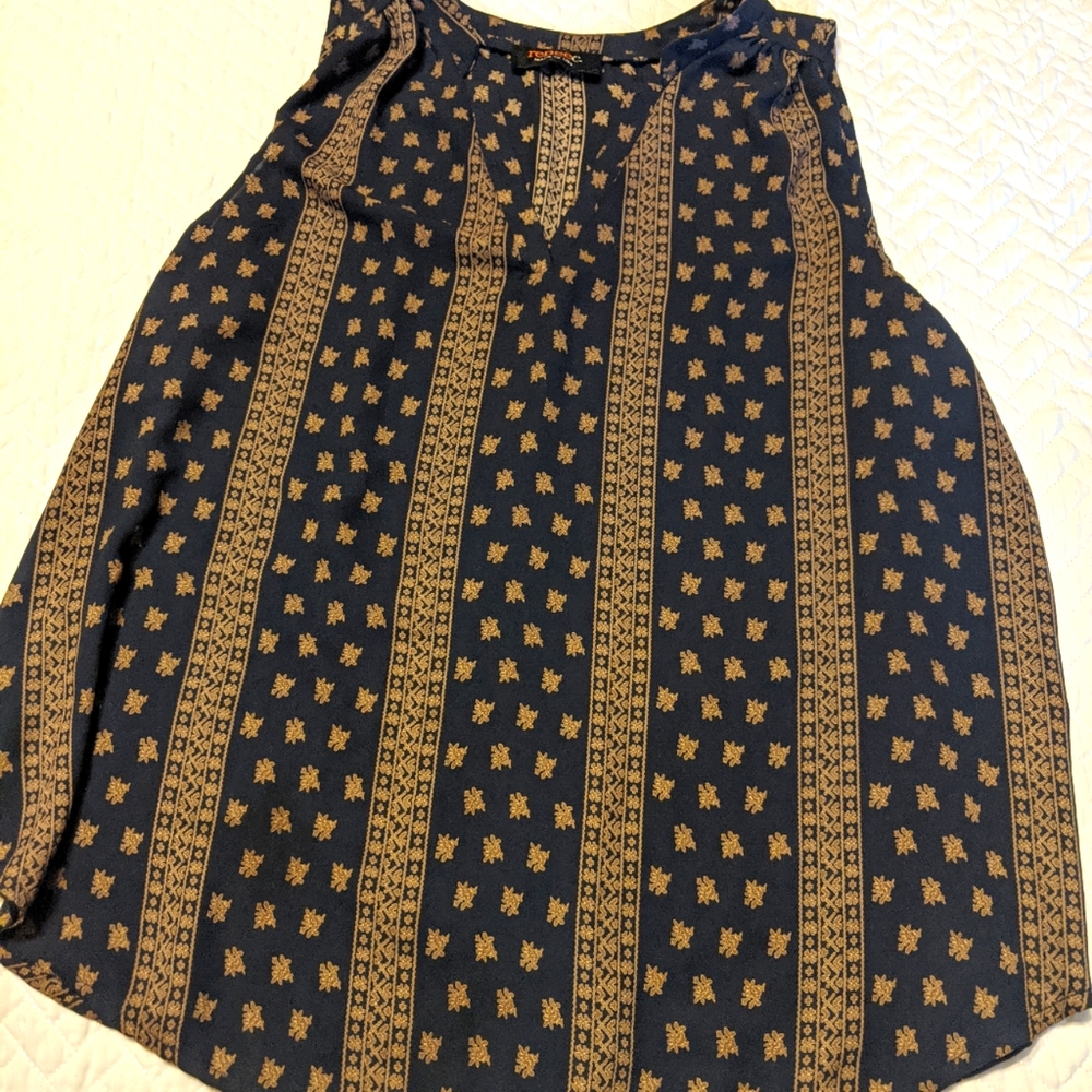 Renee C Stitch Fix Black & Gold Tank